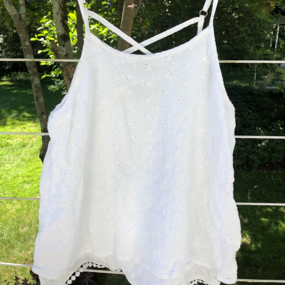 Detailed mini flowers tank top